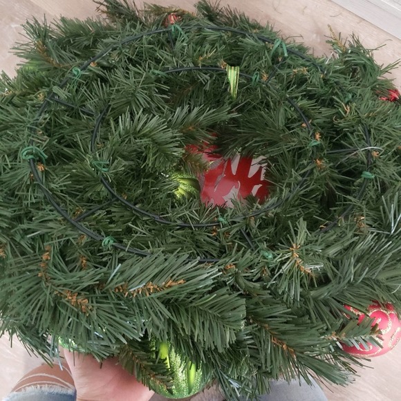 Handmade Merry Christmas wreath & hanger - Picture 6 of 8